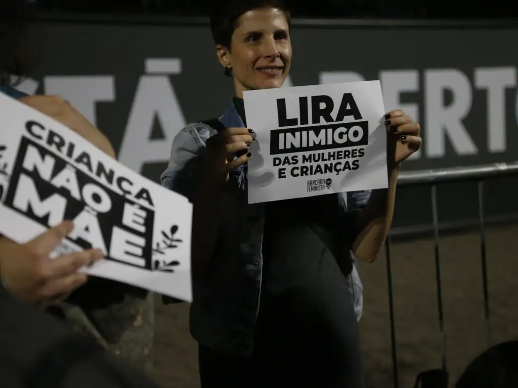 Ato na Avenida Paulista, em São Paulo, contra o PL do Estupro. Foto: Paulo Pinto/Agencia Brasil
