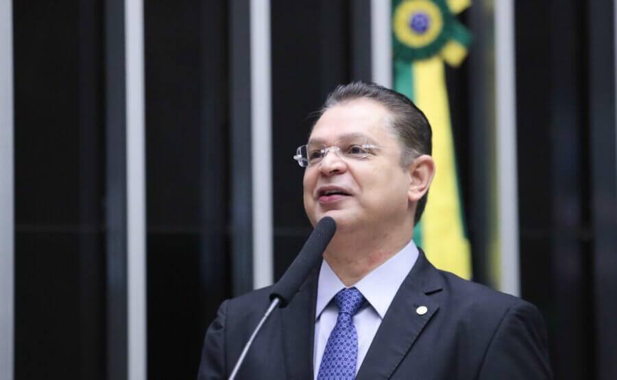 O deputado Sóstenes Cavalcante (PL-RJ) é o autor do projeto que equipara aborto após 22 semanas a homicídio. Foto: Zeca Ribeiro/Câmara dos Deputados