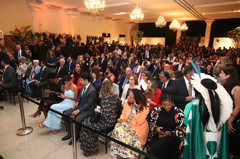 Parlamentares e público no Prêmio Congresso em Foco 2023. Foto: Paulo Negreiros