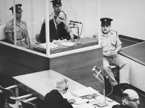 Imagem do julgamento de Adolf Eichmann, em 1961. Foto: Museu do Holocausto dos EUA (via Wikimedia Commons)