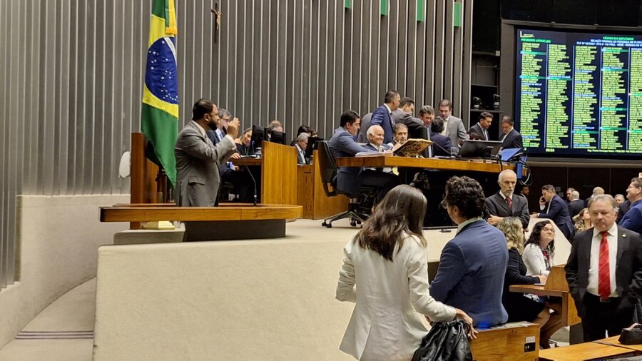 Destaque para incluir armas no Imposto Seletivo da Reforma Tributária foi rejeitado por 316 votos a 155. Confira votação. Foto: Lucas Neiva/Congresso em Foco