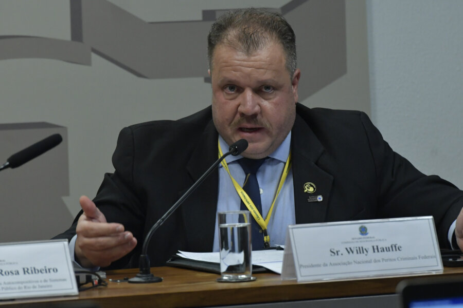 O presidente da Associação Nacional dos Peritos Criminais Federais, Willy Hauffe, durante audiência no Senado. Foto: Geraldo Magela/Agência Senado