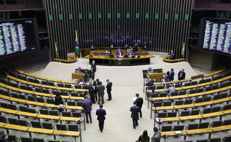 Câmara discute projeto apresentado pelo Senado para incluir repasses aos Hospitais Universitários Federais no mínimo constitucional. Foto: Mário Agra/Câmara dos Deputados