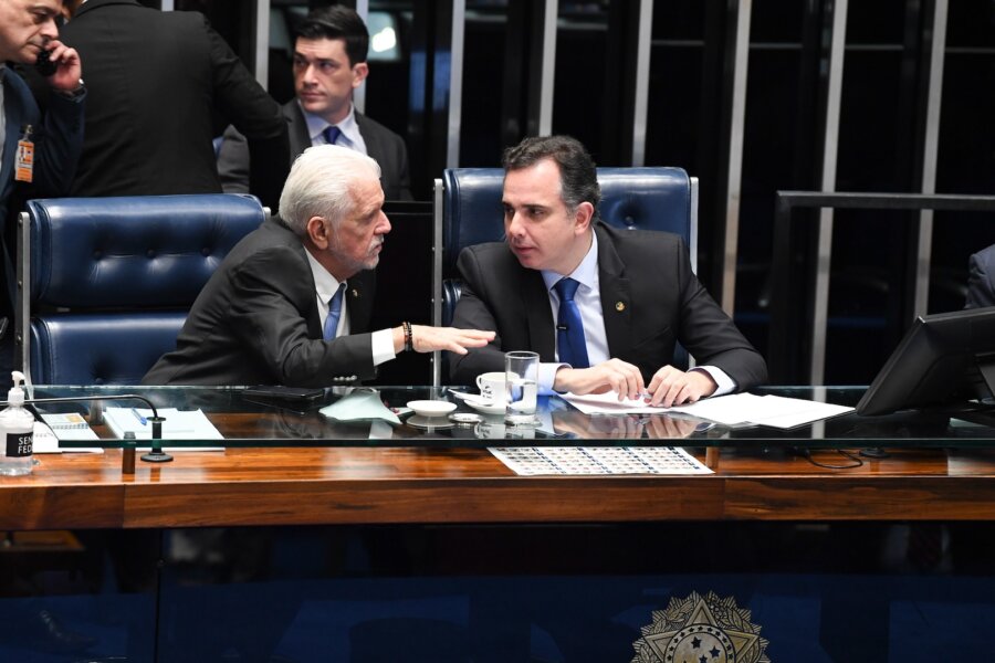 O líder do governo no Senado, Jaques Wagner, indicou que Senado e governo pedirão prazo maior para o STF

Foto: Jonas Pereira/Agência Senado