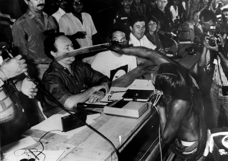 Homenageada por diversas lideranças indígenas, Tuíre Kayapó foi símbolo na resistência à construção da Usina Hidrelétrica de Belo Monte.