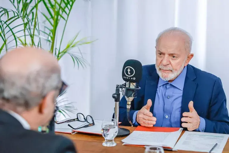 Presidente Lula em entrevista à Rádio T, onde comentou sobre as eleições da Venezuela. Foto: Ricardo Stuckert/PR