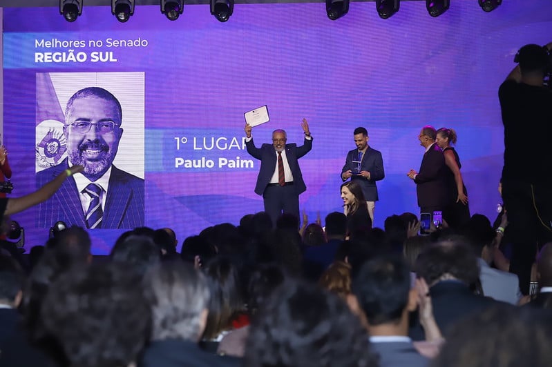 Paulo Paim (PT-RS) no Prêmio Congresso em Foco