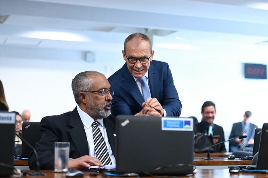 Os senadores Paulo Paim (PT-RS) e Fabiano Contarato (PT-ES) foram algubs dos parlamentares petistas que se opuseram a posição do partido sobre a eleição na Venezuela. Foto: Agência Senado