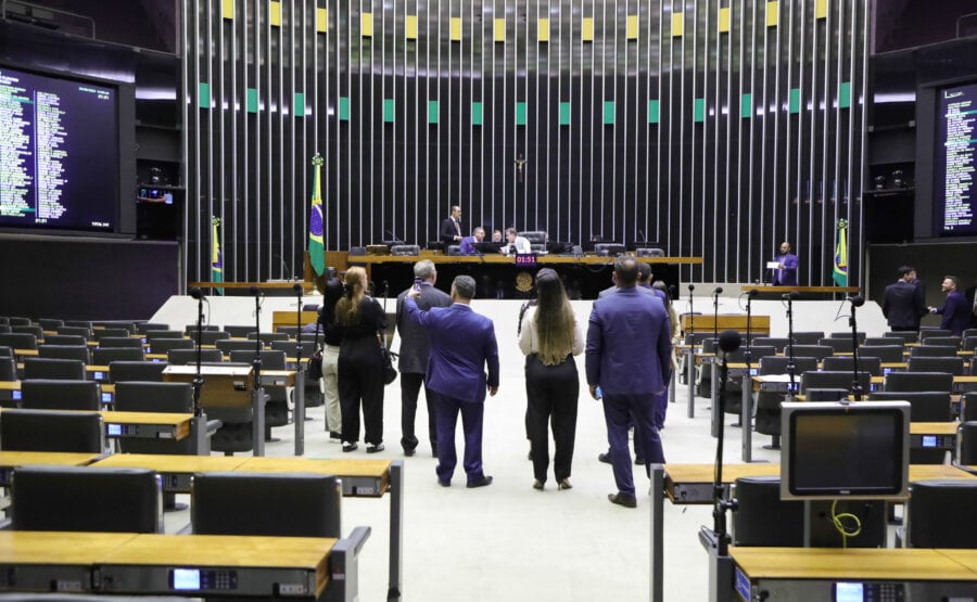 Câmara dos Deputados aprovou o PL 2215/2024, que define a data de 27 de abril como Dia Nacional da Ação Climática. Foto: Mario Agra/Câmara dos Deputados