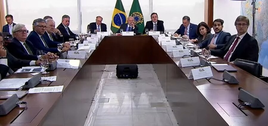 Reunião dos Três Poderes para discutir combate às queimadas. Foto: Youtube