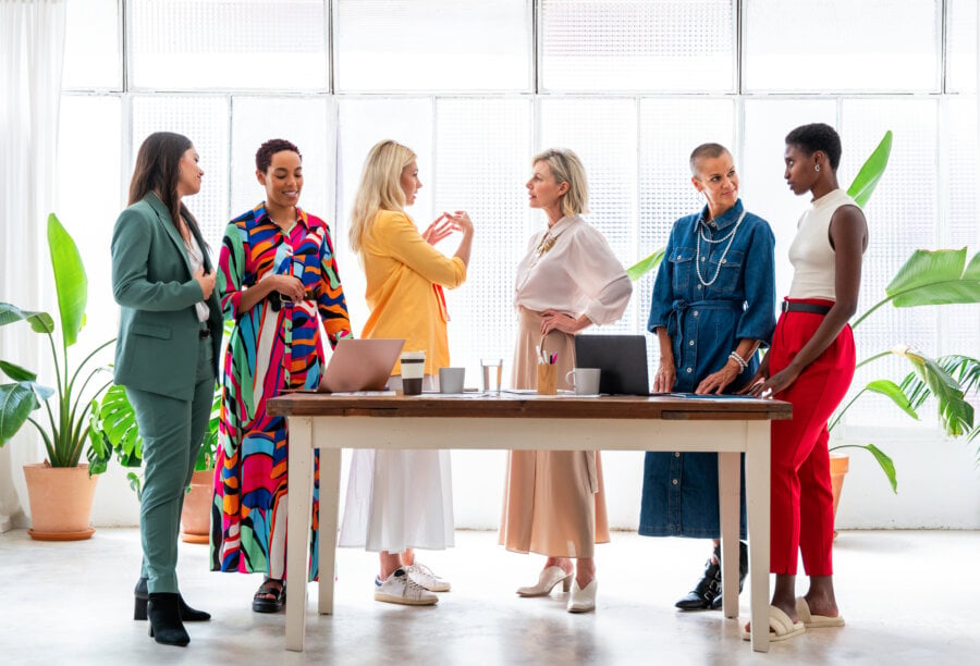 O empreendedorismo feminino no Brasil tem mostrado um crescimento significativo, mas as barreiras para a exportação ainda são consideráveis