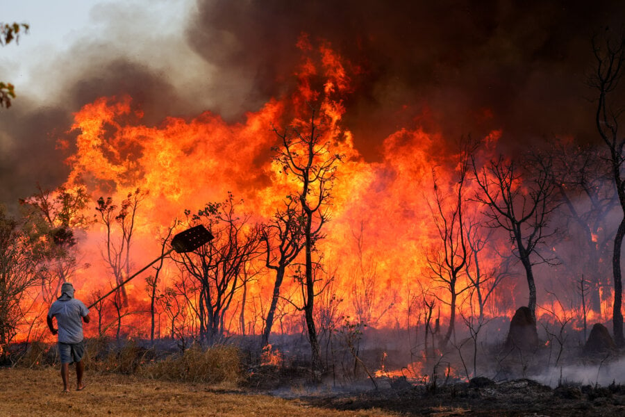 Projeto que aumenta pena tanto para queimadas ilegais quanto para poluição ambiental entra em regime de urgência na Câmara. Fabio Rodrigues Pozzebom/ABr