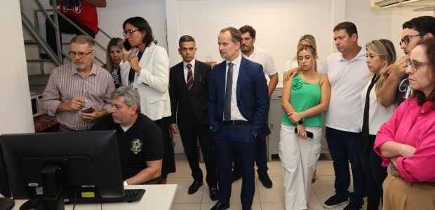 Retotalização dos votos em São João de Meriti (RJ) elegeu Léo Vieira e diminuiu para 51 o número de municípios com segundo turno. Foto: TRE-RJ