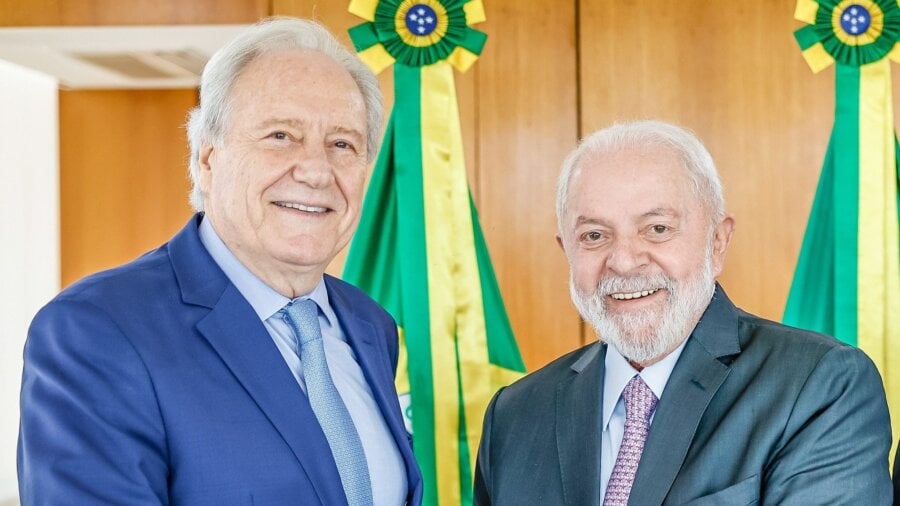 O ministro da Justiça, Ricardo Lewandowski, e o presidente Lula propõem  o fortalecimento da PF e da PRF para enfrentar crime organizado. Proposta divide governadores. Foto: Ricardo Stuckert