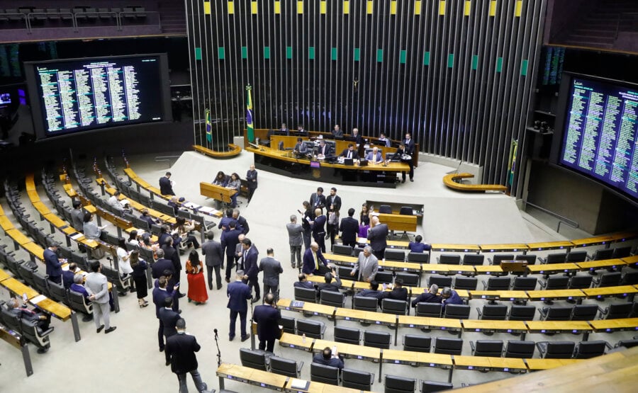 Câmara dos Deputados encerra primeira sessão do ano com duas medidas provisórias de amparo do Rio Grande do Sul. Foto: Mário Agra/Câmara dos Deputados