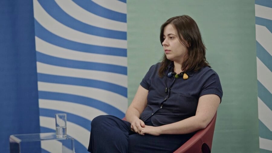 A deputada Sâmia Bomfim em cena do documentário 