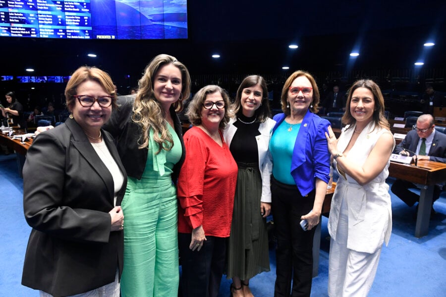 Bancada:
senadora Jussara Lima (PSD-PI); 
senadora Augusta Brito (PT-CE); 
senadora Teresa Leitão (PT-PE); 
deputada Tabata Amaral (PSB-SP); 
senadora Zenaide Maia (PSD-RN); 
senadora Soraya Thronicke (Podemos-MS).

Foto: Jefferson Rudy/Agência Senado