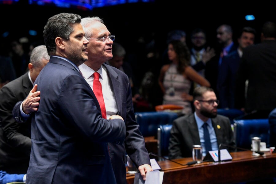 Com adesão do partido, Davi Alcolumbre reúne o aval de mais de 70 senadores à sua candidatura; MDB também reconduziu Eduardo Braga a liderança Foto: Jefferson Rudy/Agência Senado