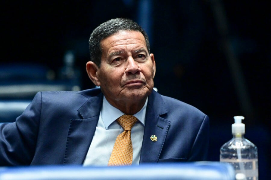 O general Hamilton Mourão (Republicanos-RS), senador mais oposicionista no final de 2024. Foto: Andressa Anholete/Agência Senado