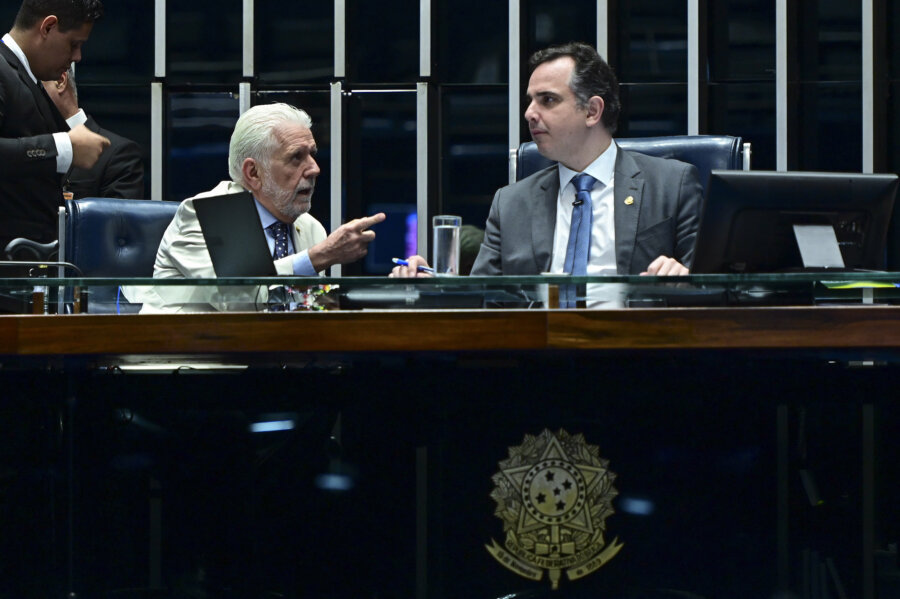 PLP compõem o pacote de ajuste fiscal encaminhado pelo Ministério da Fazenda; corte de gastos está represando Orçamento Foto: Andressa Anholete/Agência Senado