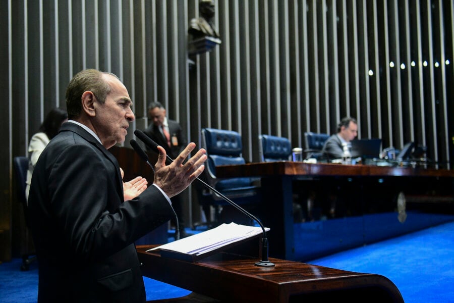 A PEC do pacote fiscal trata, dentre vários pontos, de mudanças no abono salarial, supersalários e proíbe vinculação de receitas a despesas acima do arcabouço
Foto: Pedro França/Agência Senado