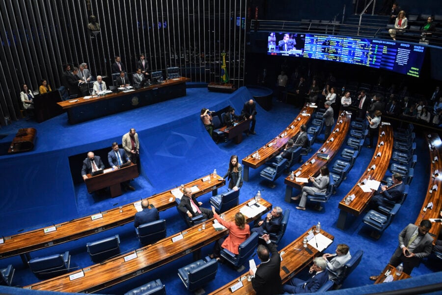 Projeto faz parte do pacote de ajuste fiscal e altera regras pra o reajuste do salário mínimo e para concessão do BPC
Foto: Jonas Pereira/Agência Senado