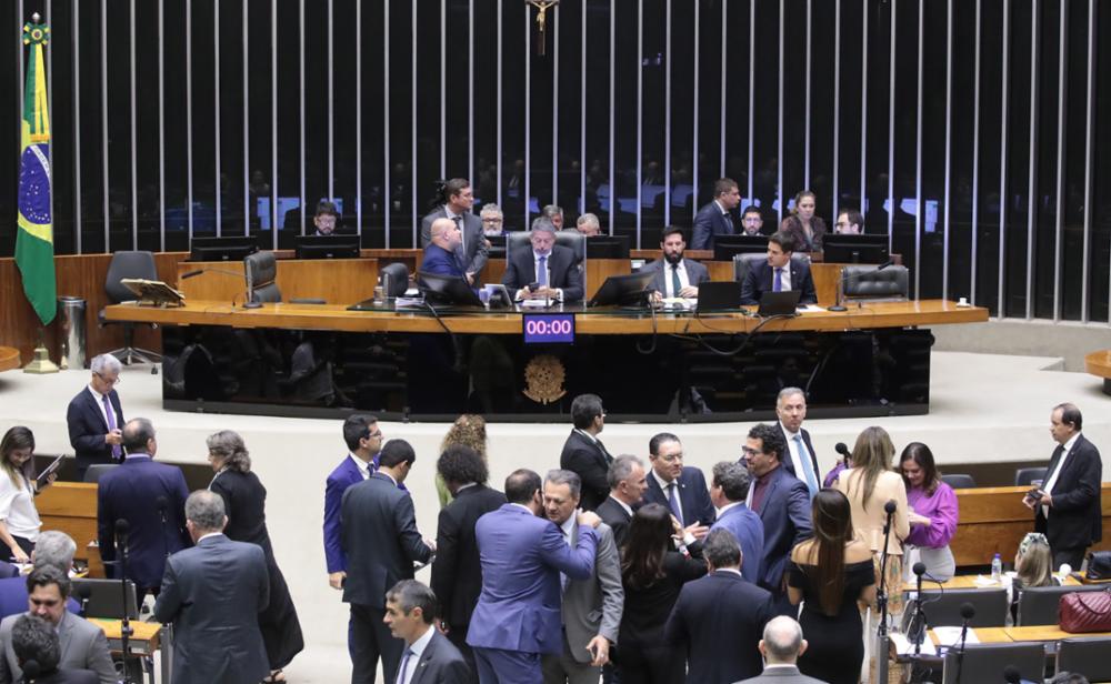 Plenário da Câmara antes da votação da regulamentação da reforma tributária nesta terça-feira, 17. Foto: Ag. Câmara