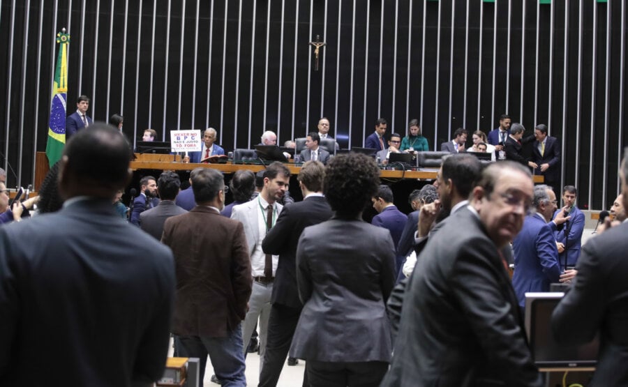 A LDO 2025 traz a meta fiscal de déficit zero no próximo ano, ou seja, equilíbrio das contas públicas; plenário vota Orçamento na quinta Foto: Bruno Spada/Câmara dos Deputados
