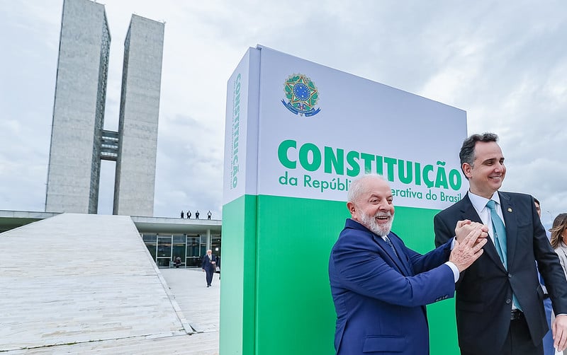 Lula e Pacheco em ato que lembrou um ano da tentativa de golpe do 8 de janeiro de 2023. Foto: Ricardo Stuckert