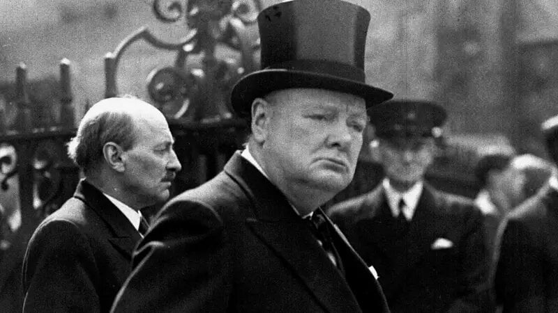 Biografia de Winston Churchill mostra como fake news foi usada pelo regime nazista