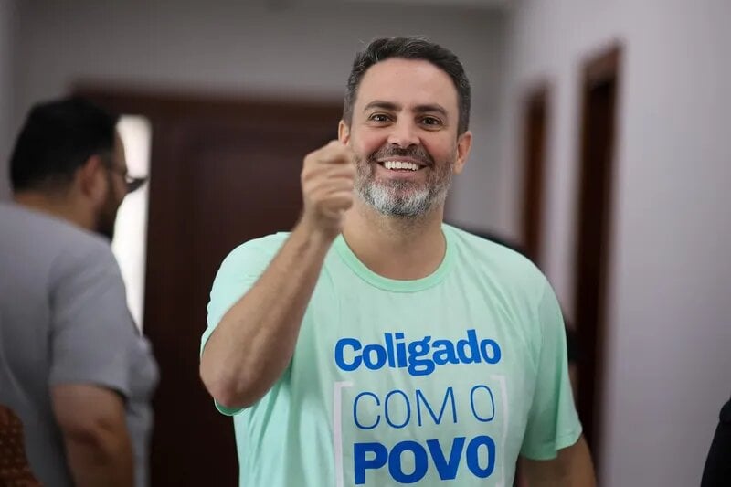 Léo Moraes, de Porto Velho, viu sua adversária, Mariana Carvalho, eleger todos os vereadores no primeiro turno. Novo prefeito, no entanto, virou eleição que parecia perdida no segundo turno. Foto: Divulgação