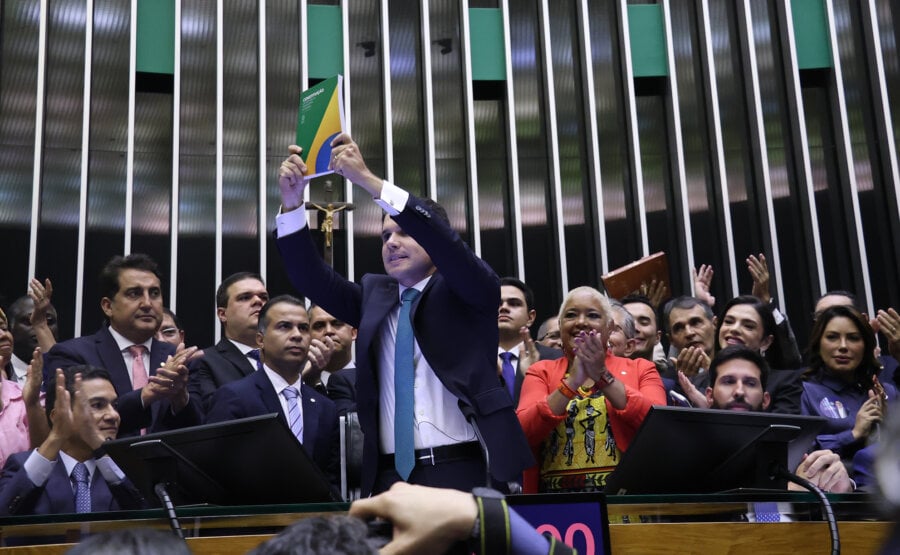 Assumindo a presidência da Câmara dos Deputados, Hugo Motta criticou presidencialismo de coalizão e defendeu poderes adquiridos pela Câmara. Foto: Marina Ramos/Câmara dos Deputados
