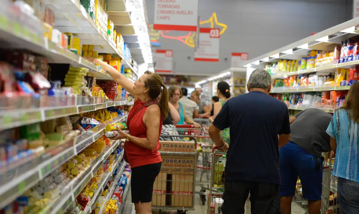 Preços dos alimentos tem puxado a inflação. Foto: Marcelo Camargo/ABr