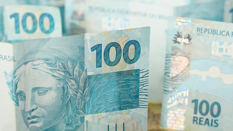 Pagamentos acima de R$ 46 mil sem respaldo legal afrontam a Constituição e retiram recursos de quem realmente sustenta o serviço público.