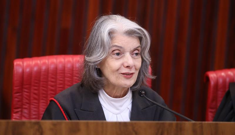 Cármen Lúcia defendeu rigor no cumprimento dos deveres éticos.