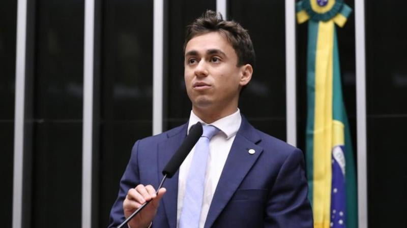 Os processos contra o deputado Nikolas Ferreira foram rejeitados por unanimidade pelo TRE-MG.