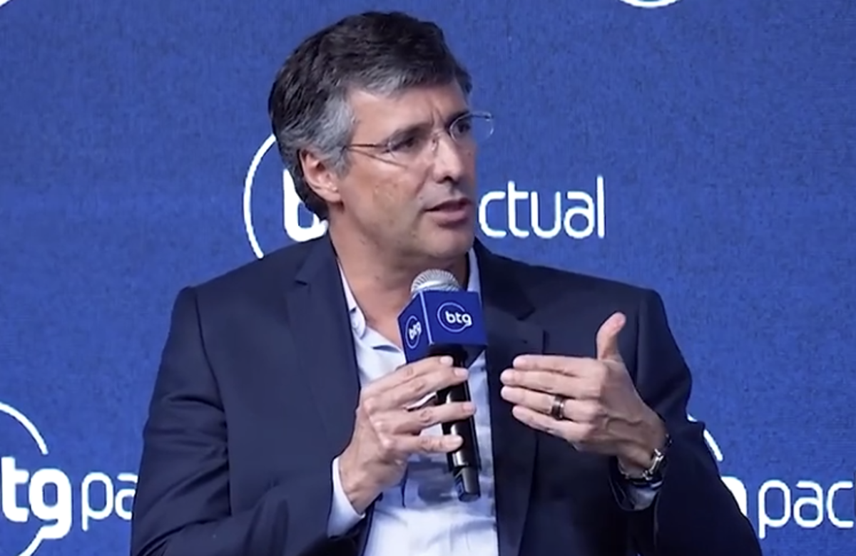 Próximo governo não herdará "terra arrasada", diz André Esteves