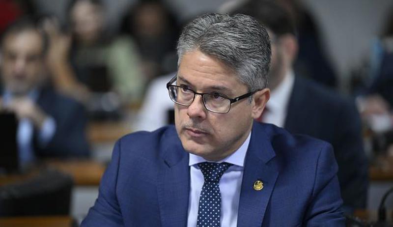 Alessandro Vieira pede que a PGR apresente ao STF um pedido de suspeição de Toffoli na condução do inquérito.