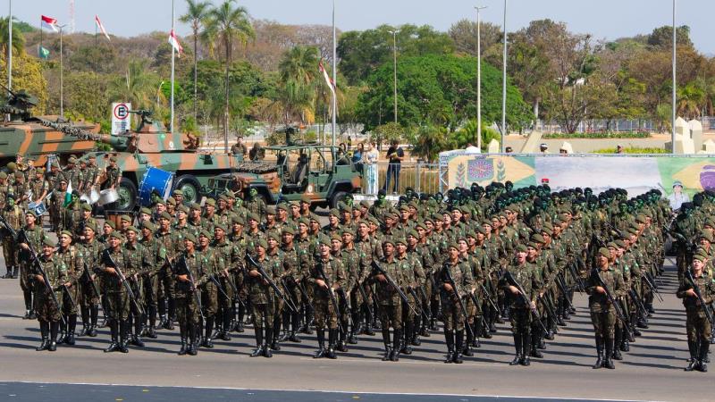 Tenente foi denunciado por impor penas disciplinares degradantes a aspirantes sob seu comando.