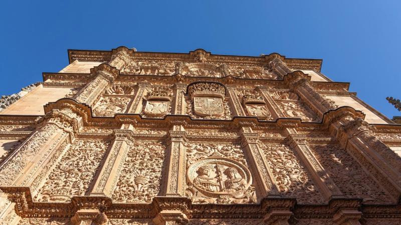 Encontro acontece em uma das universidades mais antigas da Europa, com 800 anos de tradição acadêmica.
