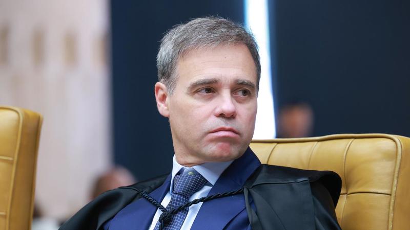 Mendonça agora é responsável pelos inquéritos do Banco Master e do escândalo do INSS.