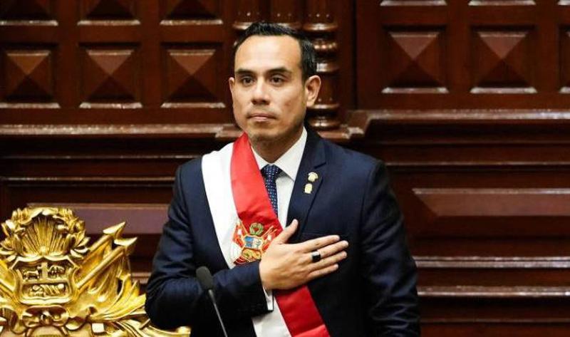 Parlamentares peruanos elegerão novo chefe do Congresso após destituição de Jerí.
