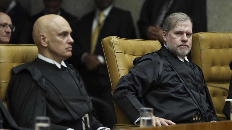 CPI do Crime Organizado vota convite aos ministros do STF Alexandre de Moraes (à esq.) e Dias Toffoli (à dir.).