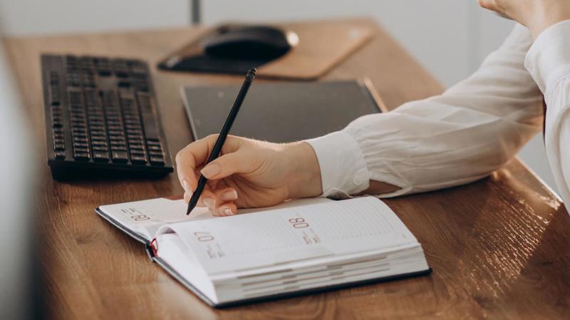 Sem compensações estruturais, mudar a escala atinge comércio, turismo e serviços e amplia o risco de desemprego.