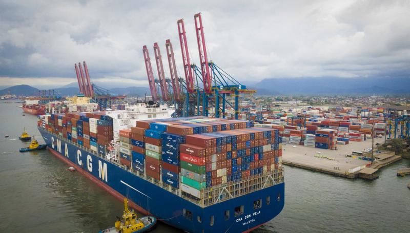 Porto de Santos, o maior hub de exportações do Brasil.