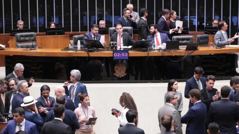 Congresso e governo trabalham para internalizar o acordo enquanto a discussão segue na Justiça europeia.