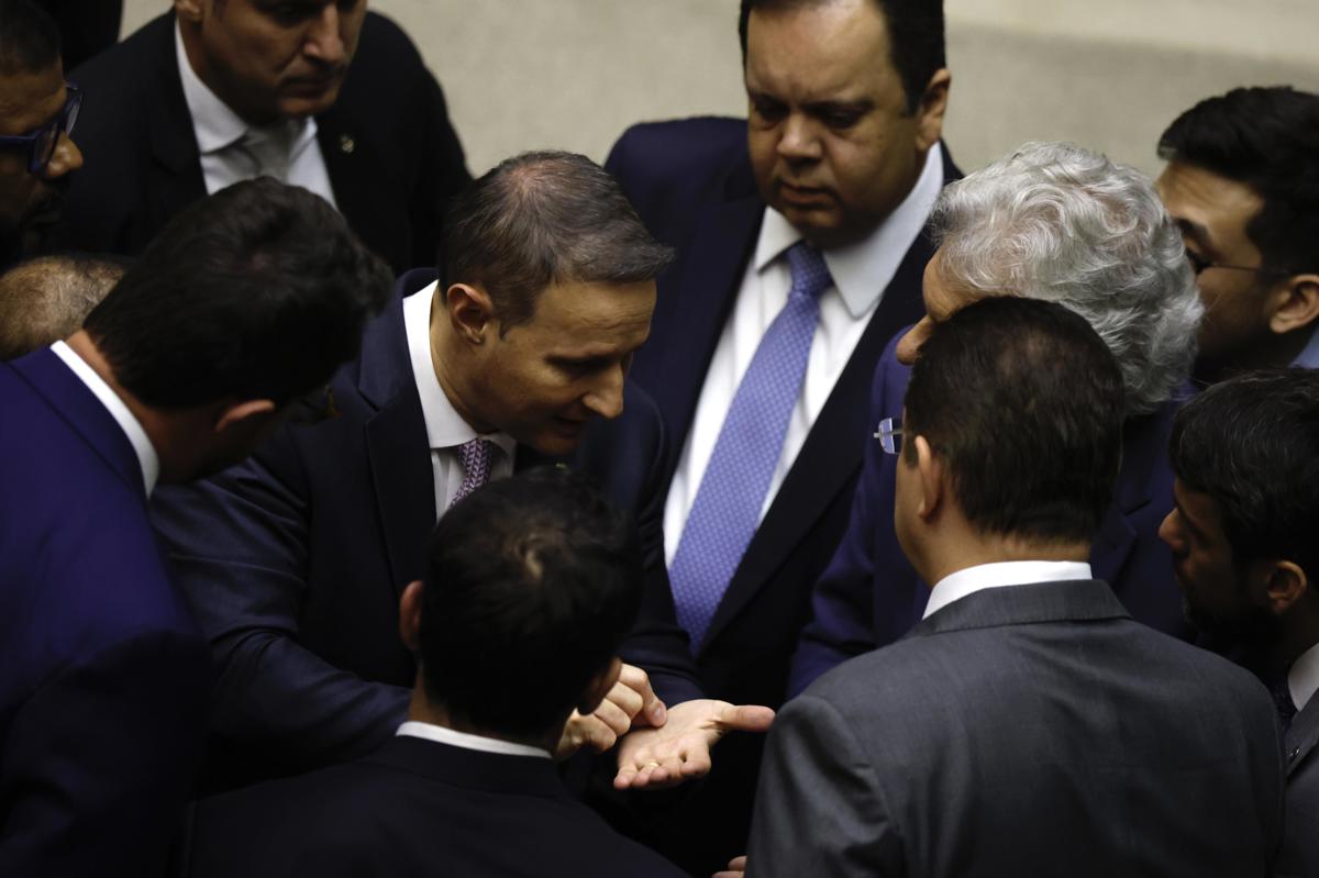 Câmara aprova PL Antifacção e derruba taxação de bets; veja como ficou