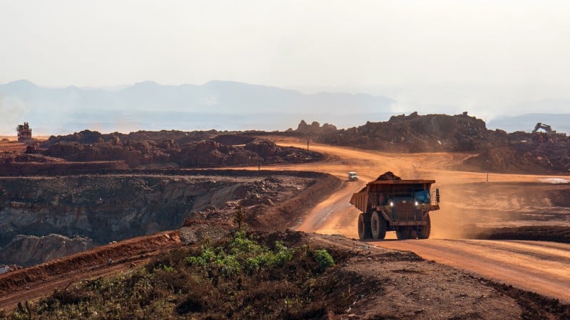 Minerais críticos são chave para soberania e reindustrialização, mas exigem regras claras e visão de longo prazo.