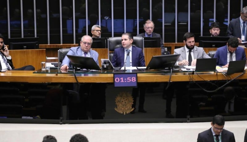 Hugo Motta teme que referendo sobre redução da maioridade penal 