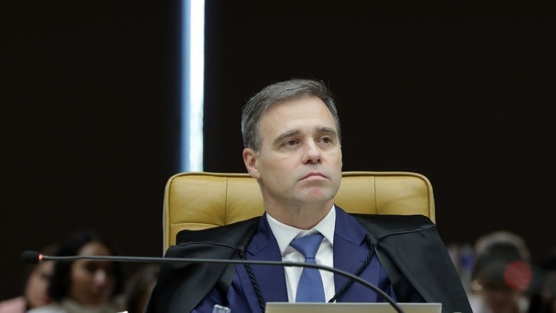 O ministro decidiu que não há impedimentos para o comparecimento de Aline Cabral à CPMI.